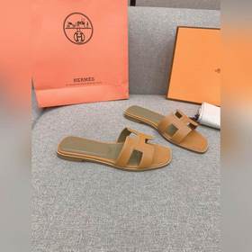 Классическая модель H-Сандалии от Hermes, приобретенная в оригина