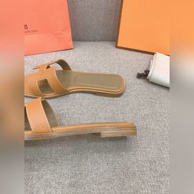 Классическая модель H-Сандалии от Hermes, приобретенная в оригина