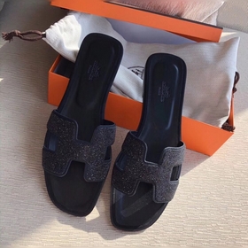 Hermès) Улучшена упаковка, улучшены фасон и качество материалов. 