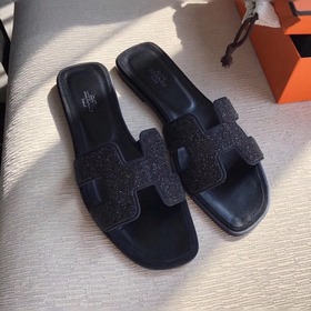 Hermès) Улучшена упаковка, улучшены фасон и качество материалов. 