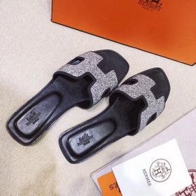 Hermès) Улучшена упаковка, улучшены фасон и качество материалов. 