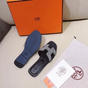 Hermès) Улучшена упаковка, улучшены фасон и качество материалов. 