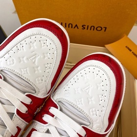 Новая версия LV Trainer 22 в новых цветах, произведенная в Гуанчж