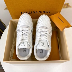 Новая версия LV Trainer 22 в новых цветах, изготовлена в Гуанчжоу
