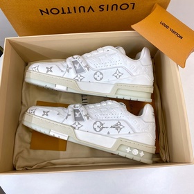 Новая версия LV Trainer 22 в новых цветах, изготовлена в Гуанчжоу