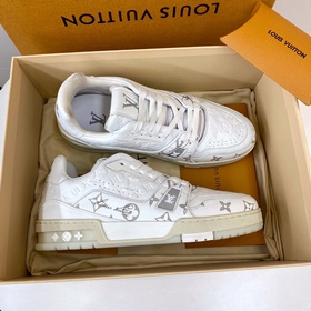 Новая версия LV Trainer 22 в новых цветах, изготовлена в Гуанчжоу