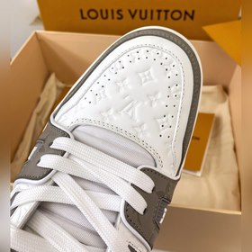 Новая версия LV Trainer 22 в новых цветах, произведенная в Гуанчж