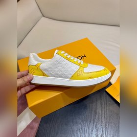 LOUIS VUITTON Мужские кроссовки LV Rivoli. На зернистой коже круп