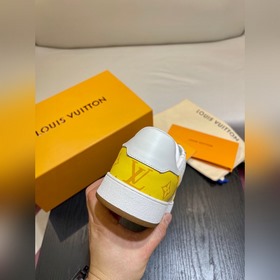 LOUIS VUITTON Мужские кроссовки LV Rivoli. На зернистой коже круп
