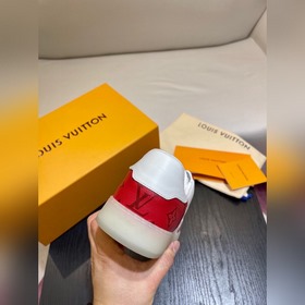 LOUIS VUITTON Мужские кроссовки LV Rivoli. На зернистой коже круп