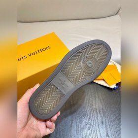 Спортивные кроссовки LOUIS VUITTON LV Rivoli с крупным узором Dam