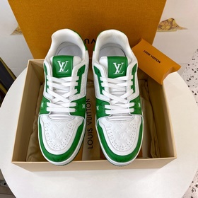 Новая версия LV Trainer 22 в новых цветах, произведенная в Гуанчж