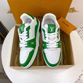 Новая версия LV Trainer 22 в новых цветах, произведенная в Гуанчж