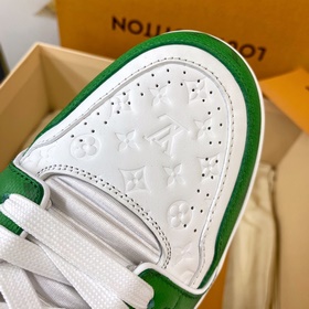 Новая версия LV Trainer 22 в новых цветах, произведенная в Гуанчж
