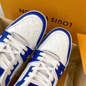 Новая версия LV Trainer 22 в новых цветах, изготовлена в Гуанчжоу