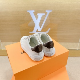 LV Серия кроссовок TIME OUT Сникерсы Time Out изготовлены из мяг