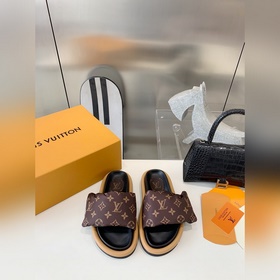 Покупка Louis Vuitton* 23ss тапочки-багеты. Еще один хит, последн