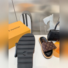 Покупка Louis Vuitton* 23ss тапочки-багеты. Еще один хит, последн
