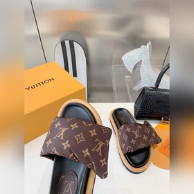Покупка Louis Vuitton* 23ss тапочки-багеты. Еще один хит, последн