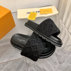 Модель для пар Новейшие рельефные тапочки LV весна-лето Pool Pill