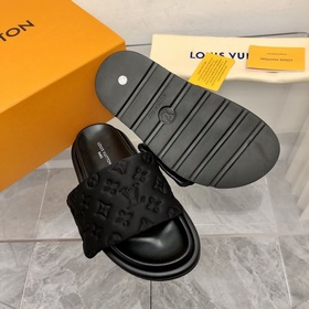 Модель для пар Новейшие рельефные тапочки LV весна-лето Pool Pill