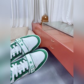 Спортивные кроссовки Louis Vuitton LVTRAINER Серия Virgil Abloh M