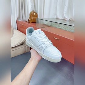 Спортсменные кроссовки Louis Vuitton LVTRAINER Серия Virgil Abloh