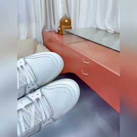 Спортсменные кроссовки Louis Vuitton LVTRAINER Серия Virgil Abloh