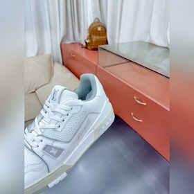 Спортсменные кроссовки Louis Vuitton LVTRAINER Серия Virgil Abloh