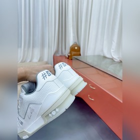 Спортсменные кроссовки Louis Vuitton LVTRAINER Серия Virgil Abloh