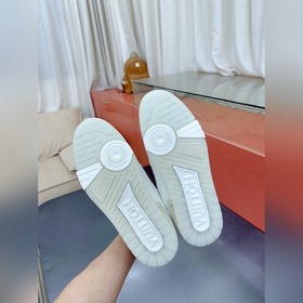 Спортсменные кроссовки Louis Vuitton LVTRAINER Серия Virgil Abloh