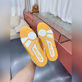 Спортивные кроссовки Louis Vuitton LVTRAINER Серия Virgil Abloh M