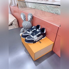 Спортивные кроссовки Louis Vuitton LVTRAINER Серия Virgil Abloh M