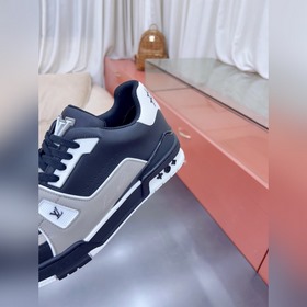 Спортивные кроссовки Louis Vuitton LVTRAINER Серия Virgil Abloh M