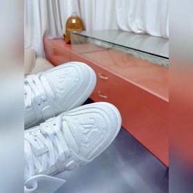 Спортивные кроссовки Louis Vuitton LVTRAINER Серия Virgil Abloh M