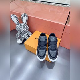 Спортивные кроссовки Louis Vuitton LVTRAINER Серия Virgil Abloh M
