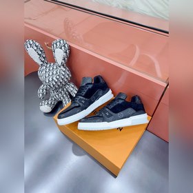Спортивные кроссовки Louis Vuitton LVTRAINER Серия Virgil Abloh M
