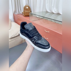 Спортивные кроссовки Louis Vuitton LVTRAINER Серия Virgil Abloh M