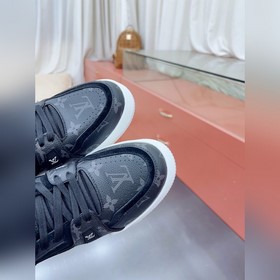 Спортивные кроссовки Louis Vuitton LVTRAINER Серия Virgil Abloh M