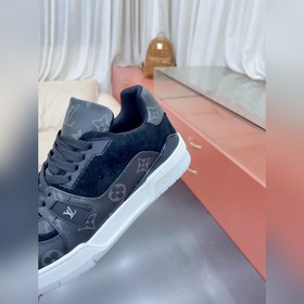 Спортивные кроссовки Louis Vuitton LVTRAINER Серия Virgil Abloh M