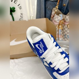 - Спортивные кроссовки Air Force 1, совместная модель трех авиаци