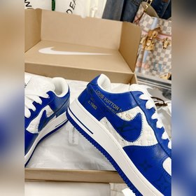 - Спортивные кроссовки Air Force 1, совместная модель трех авиаци