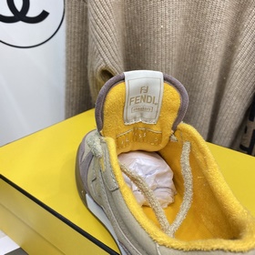 Новая коллекция весны 2023 года от Fendi： парные кроссовки. Многи