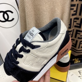 Новая коллекция весны 2023 года от Fendi： парные кроссовки. Многи