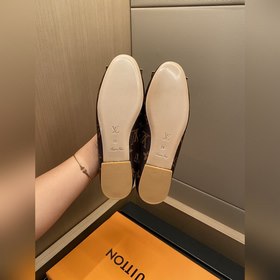 LV2023 Новые туфли Эта модель женских туфель Urban Twist представ