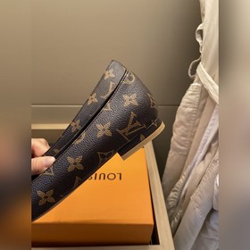 LV2023 Новые туфли Эта модель женских туфель Urban Twist представ
