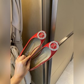 LV2023 Новые туфли Эта модель женских туфель Urban Twist представ