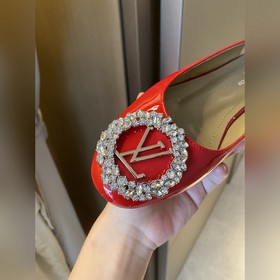 LV2023 Новые туфли Эта модель женских туфель Urban Twist представ