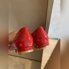 LV2023 Новые туфли Эта модель женских туфель Urban Twist представ
