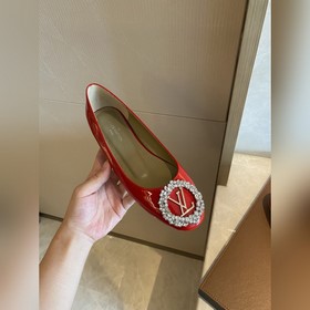 LV2023 Новые туфли Эта модель женских туфель Urban Twist представ